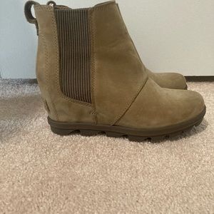 Sorel women’s wedge boot